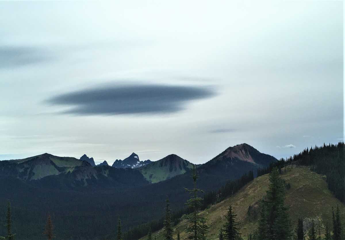 Lenticular clouds