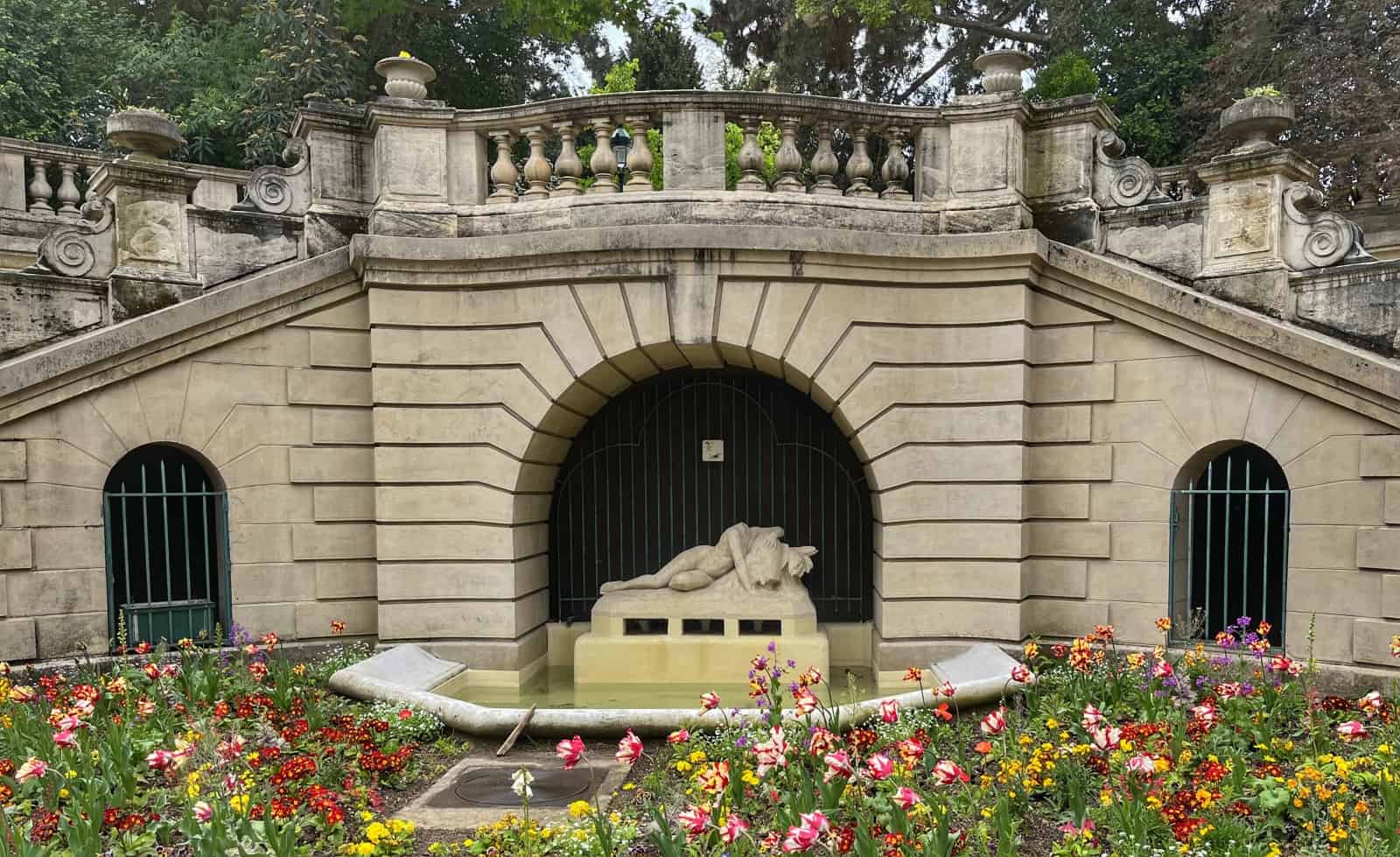 Flowering plants in the park next to Arènes de Lutèce